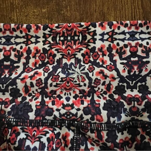 Athleta Indigo Shores Navy Patterned Capri Leggings - Picture 8 of 8